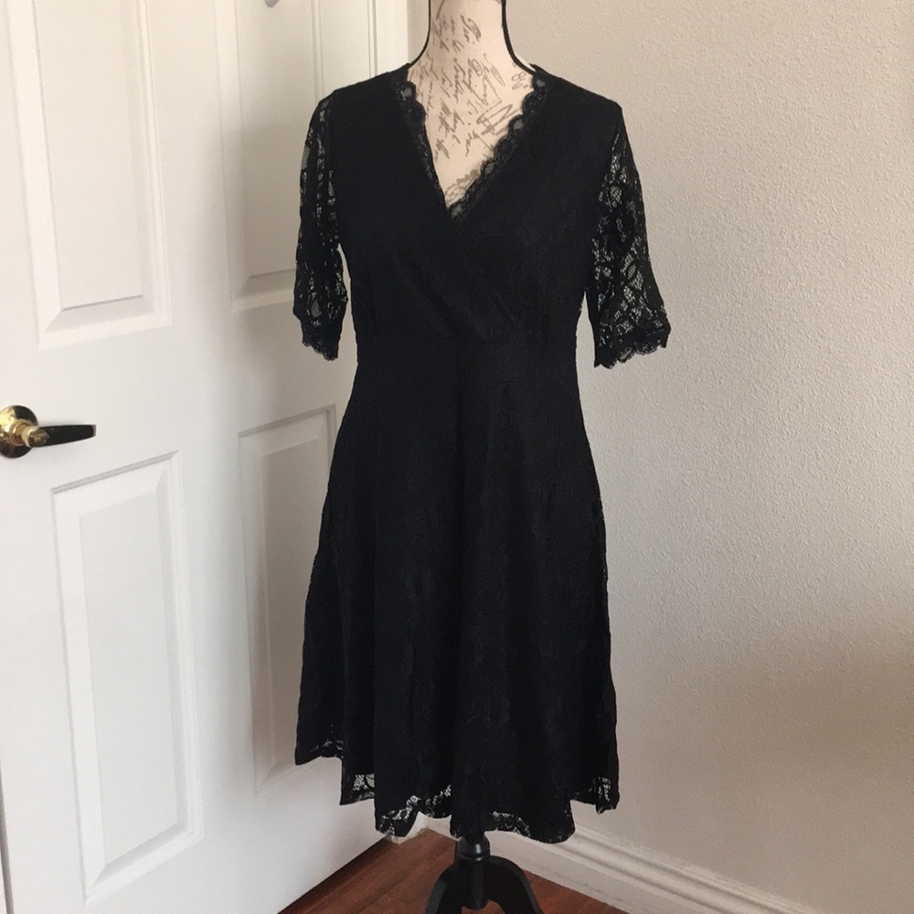 Plus Size Lace V neck cocktail dress Black - Picture 2 of 9